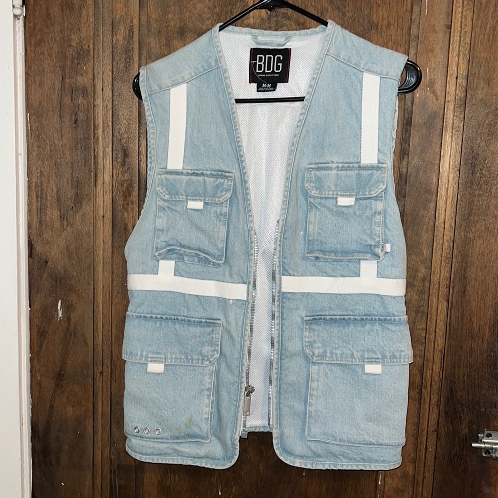 Denim vest with ajustable Velcro straps size medium